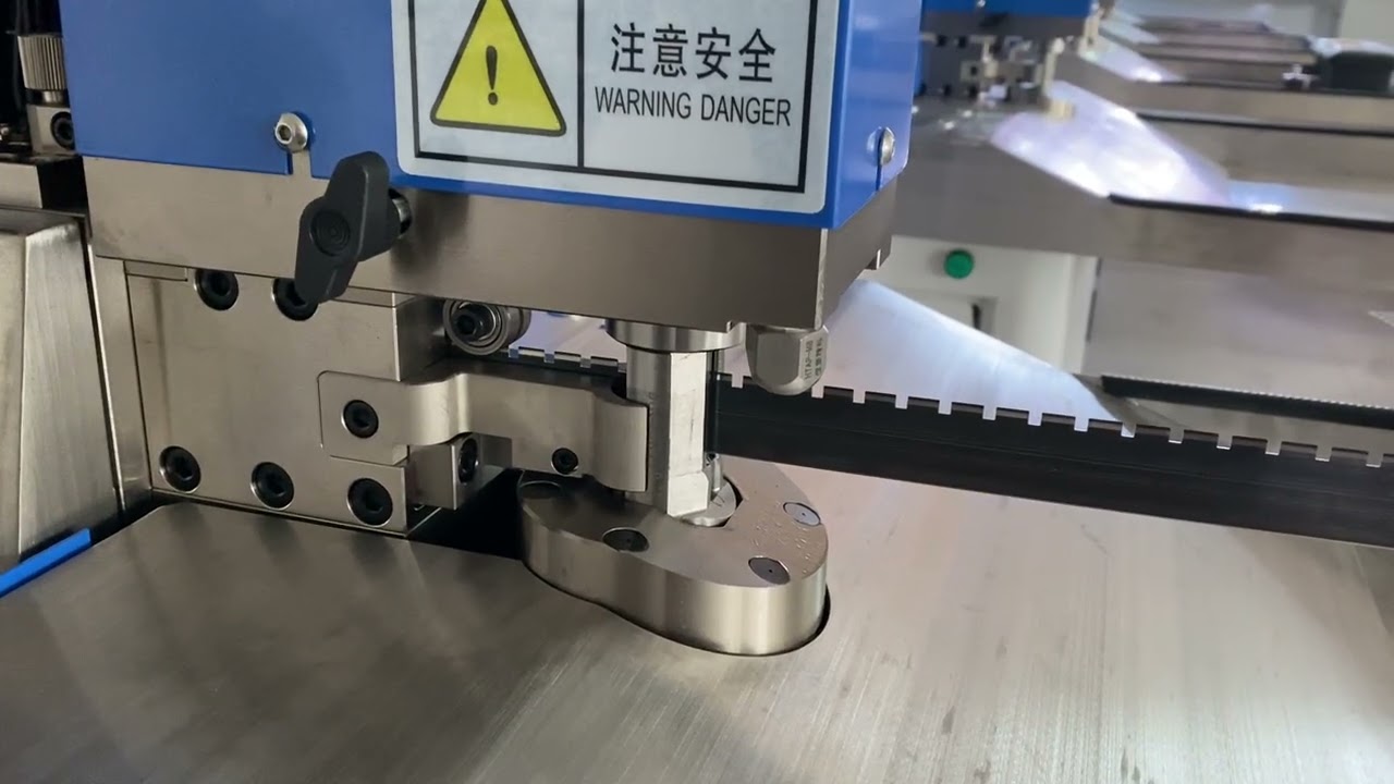Bending machine with perforation demo! 