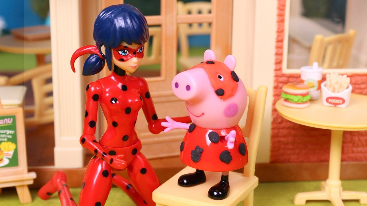 ❤ PEPPA PIG ❤  Peppa conoce a Ladybug un rescate en la hamburguesería | Peppa Pig Juguetes Español