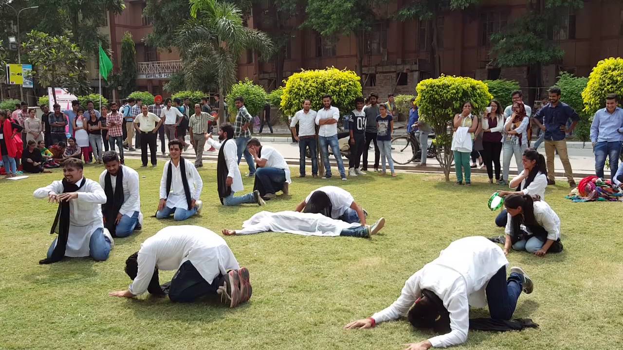 One of the best nukkad natak on social issues .