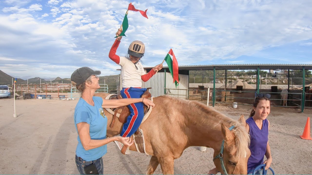 CtW 80 // Volunteering in La Paz at Kids Up Therapeutic Riding // Truck Camper Living Baja