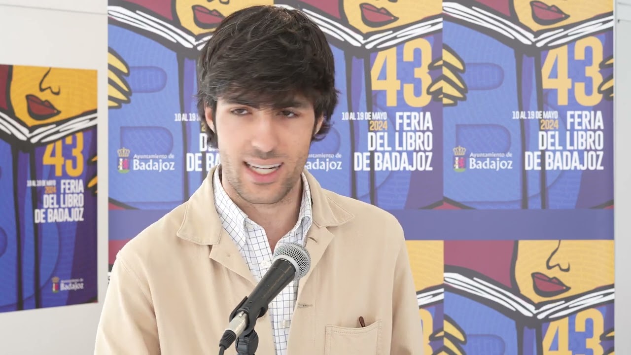 Alfonso Goizueta visita la Feria del Libro