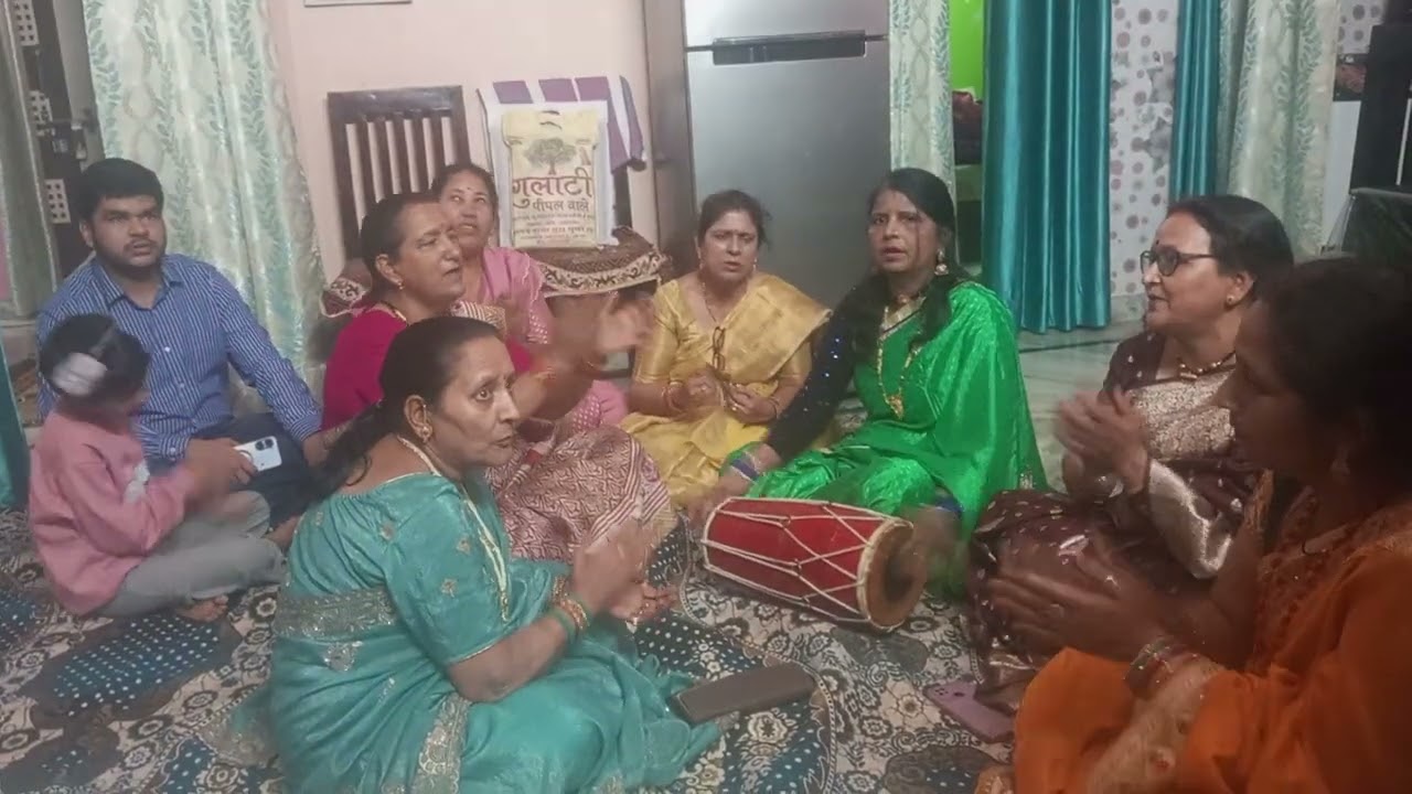 तुम्हे और क्या दु दुवाओ के सिवा तुमको हमारी उमर लग जाये लालन