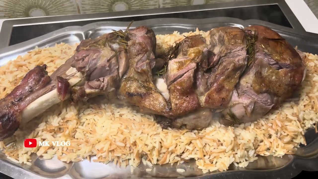 Het op deze luxe manier koken van het lam en de rijst maakt het heerlijk voor een feestmaal!