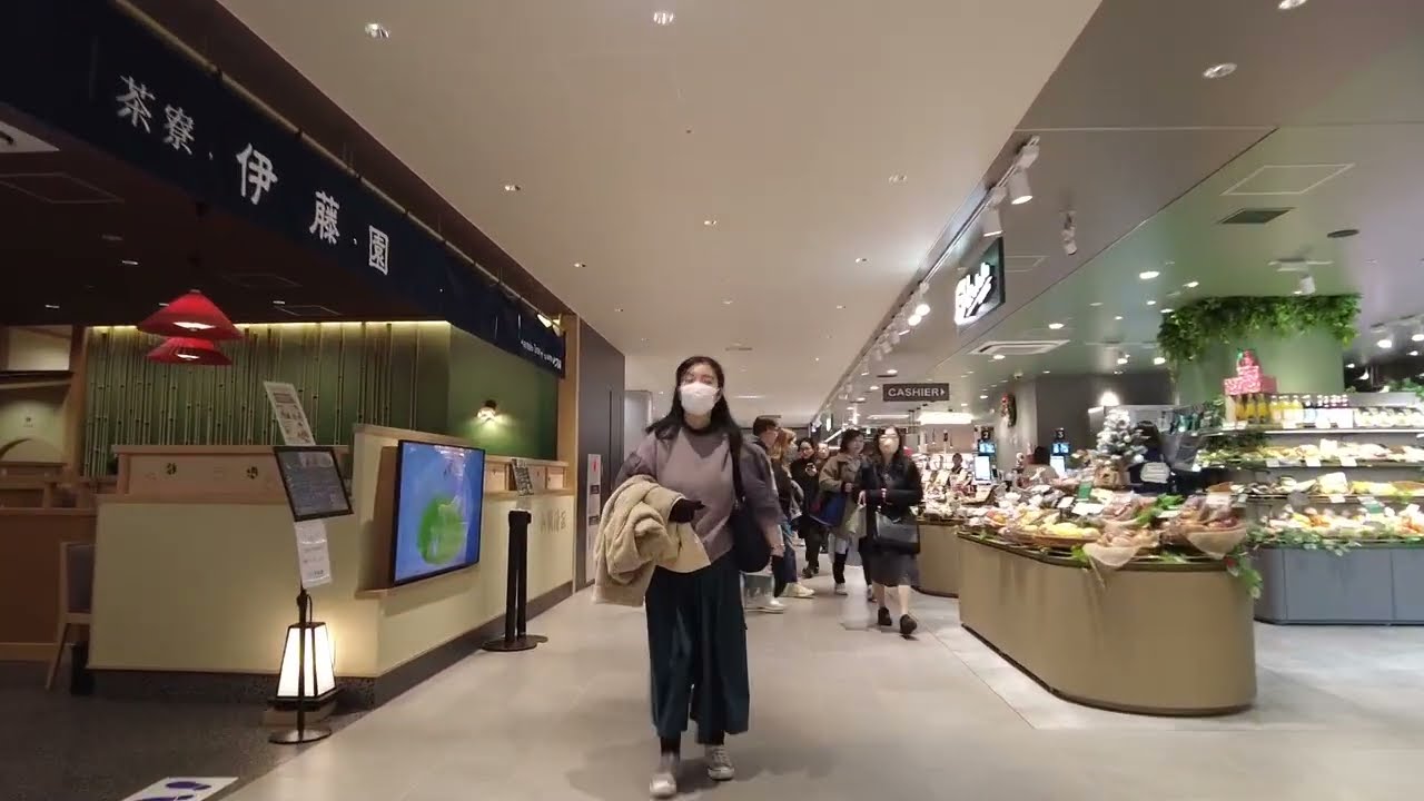 Japan, Fukuoka, exploring the ONE FUKUOKA BLDG.