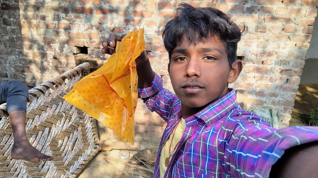 To aaj main is Panni se Banaunga Patangc😂😂