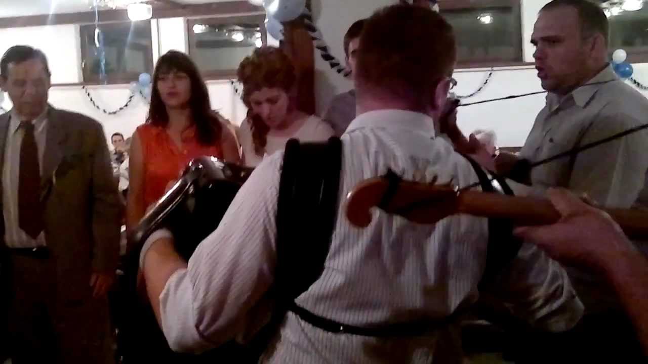 A ja sam negde rujno vino pio,  Zvjezda tjera mjeseca.mp4