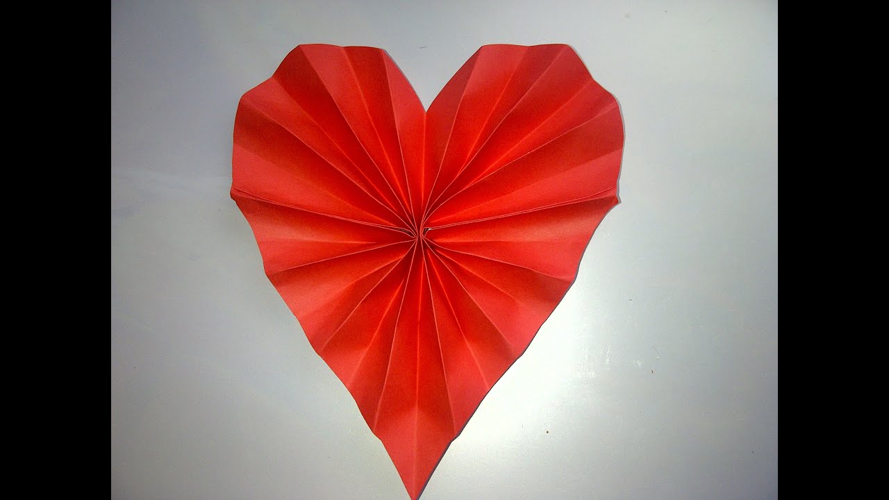 Valentinstag oder Muttertag Geschenk basteln. Papierherz. Tolle und einfache Geschenkidee