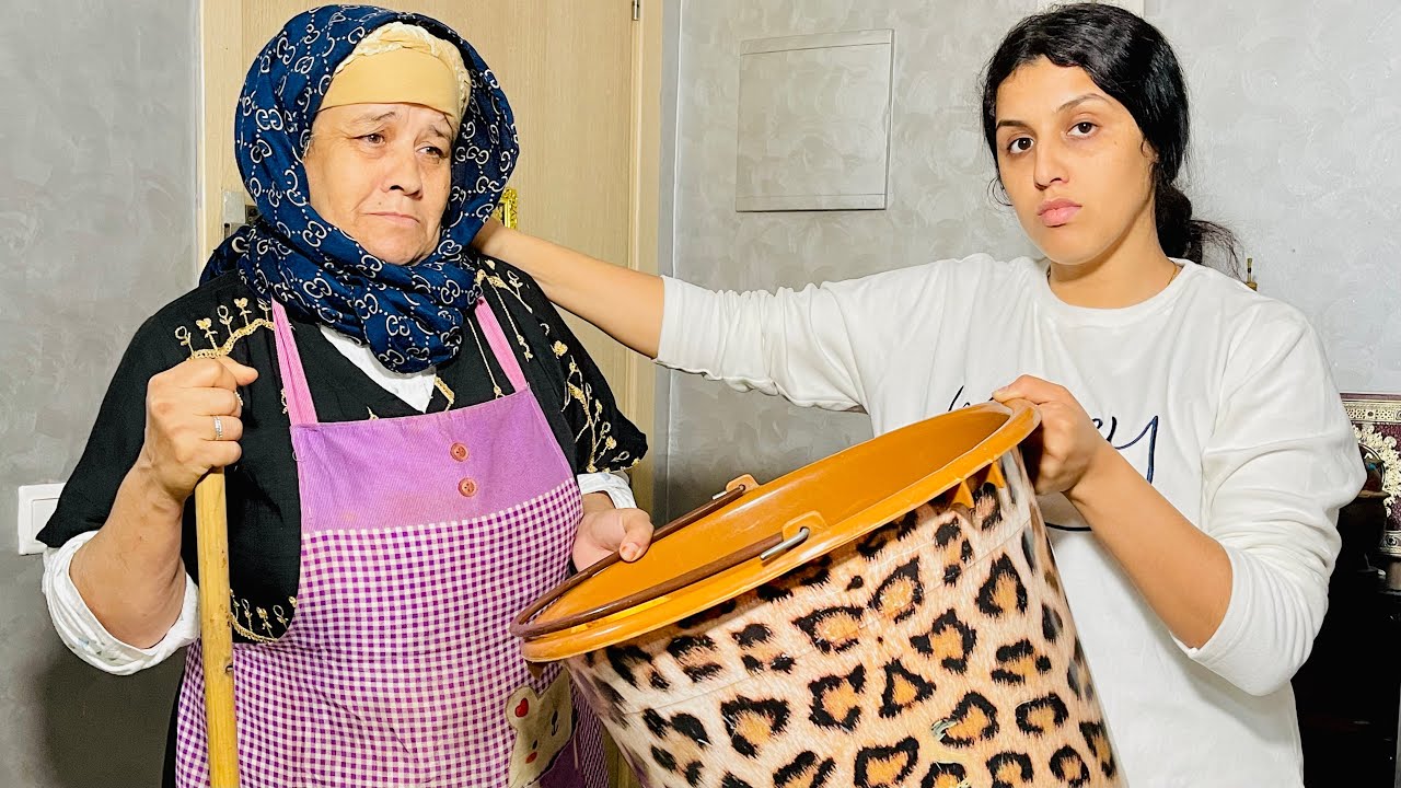 زوجته تعامل أمه بقسوة 😱وطردتها من المنزل وهيا مريضه...ومتوقعتش بلي زوجها...😭 (قصة حزينة)