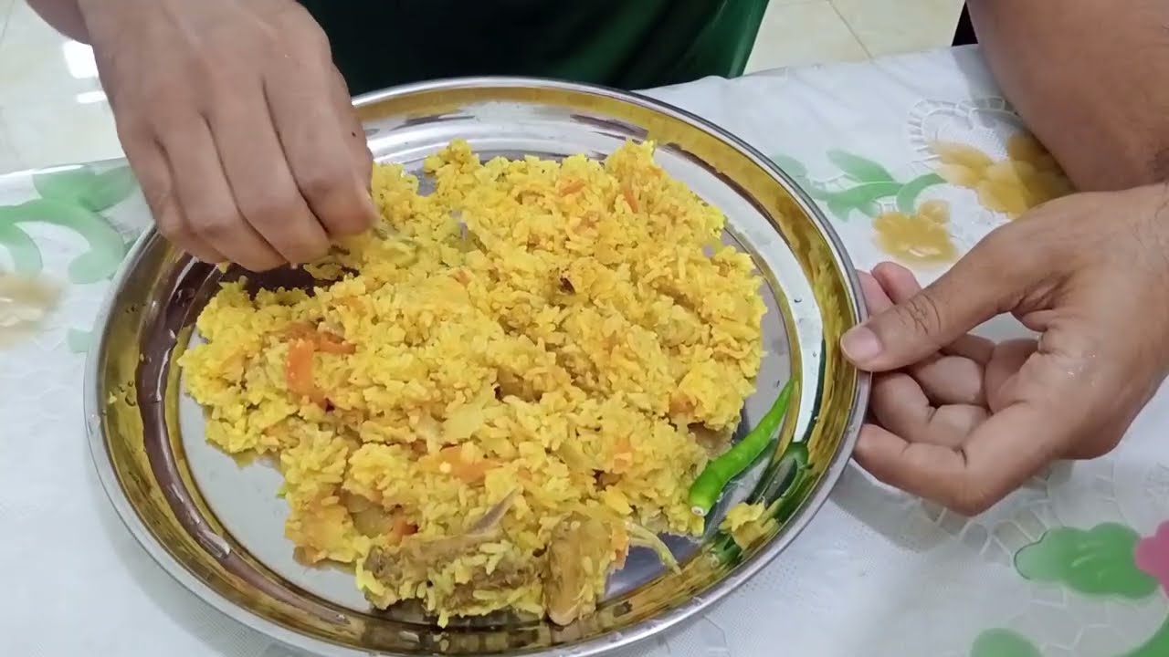 Eating Hotchpotch, Chicken & Pickle | Simple Everyday Meal | Casual Eating