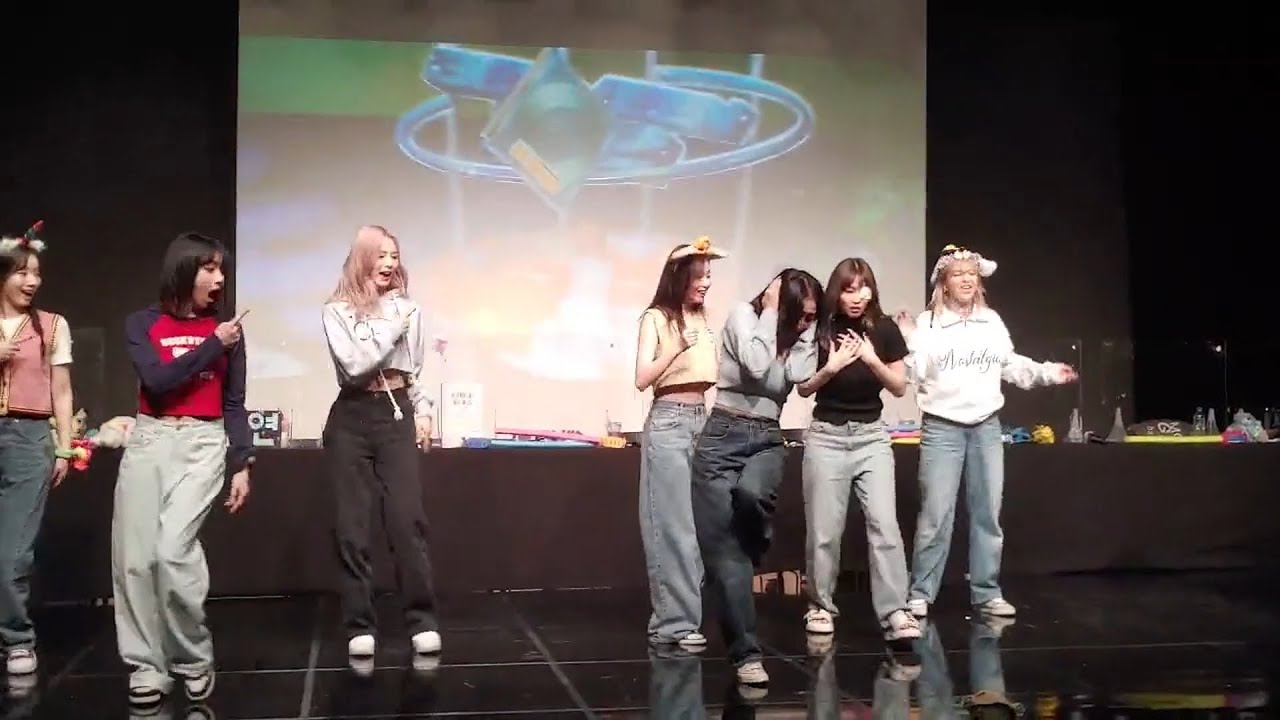 트와이스 TWICE - Talk That Talk with Baby Yoda (220908) Fansign 일지아트홀 팬싸