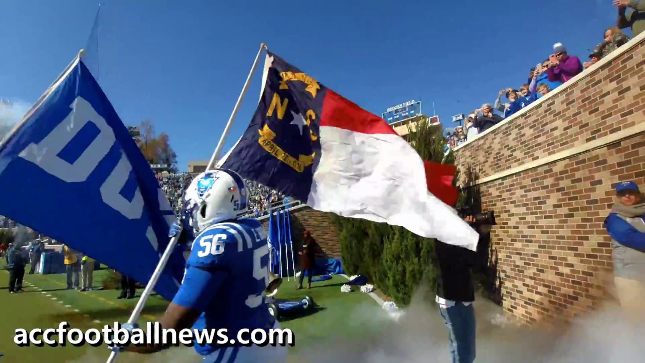 Duke football team runs into Wallace Wade Stadium - 11.10.18