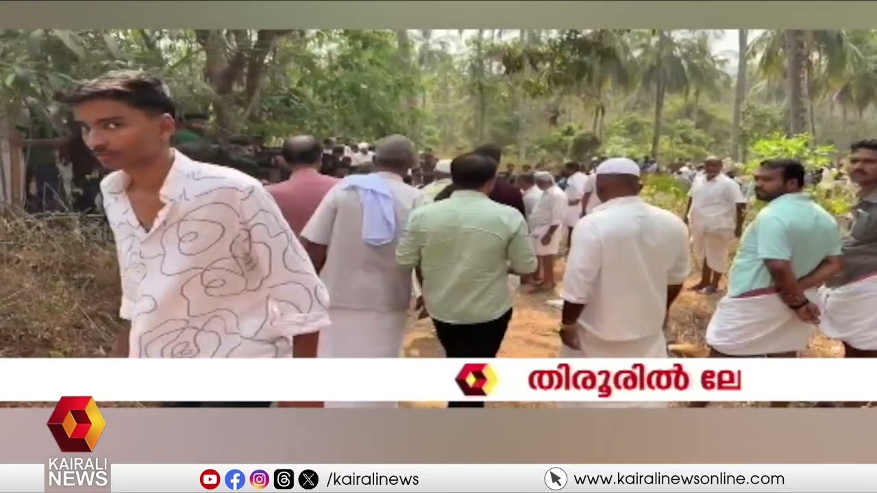 തിരൂരിൽ  ലോറി മറിഞ്ഞുണ്ടായ അപകടം: ഡ്രൈവറെ രക്ഷപ്പെടുത്തി;സഹായിക്കായുള്ള തിരച്ചിൽ തുടരുന്നു