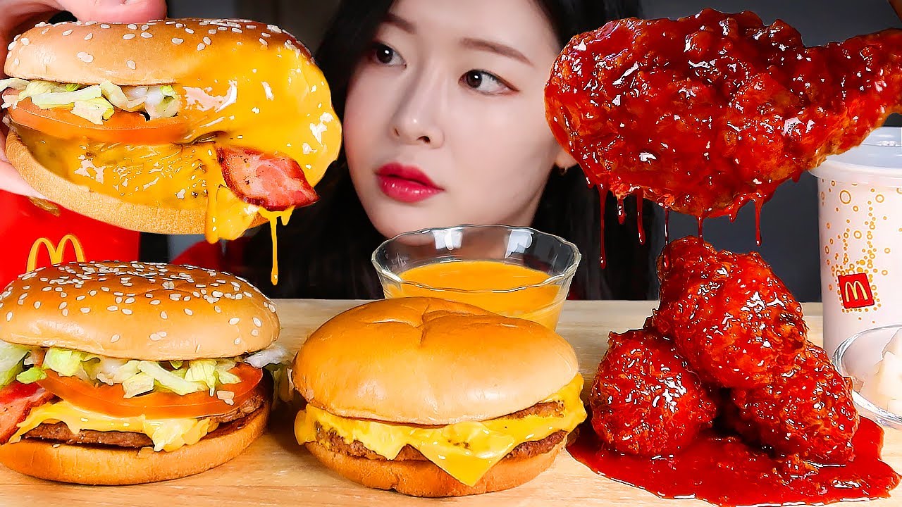 MUKBANG * Макдоналдс Бекон с помидорами Делюкс & Сырный бургер & Острый жареный цыпленок! ASMR
