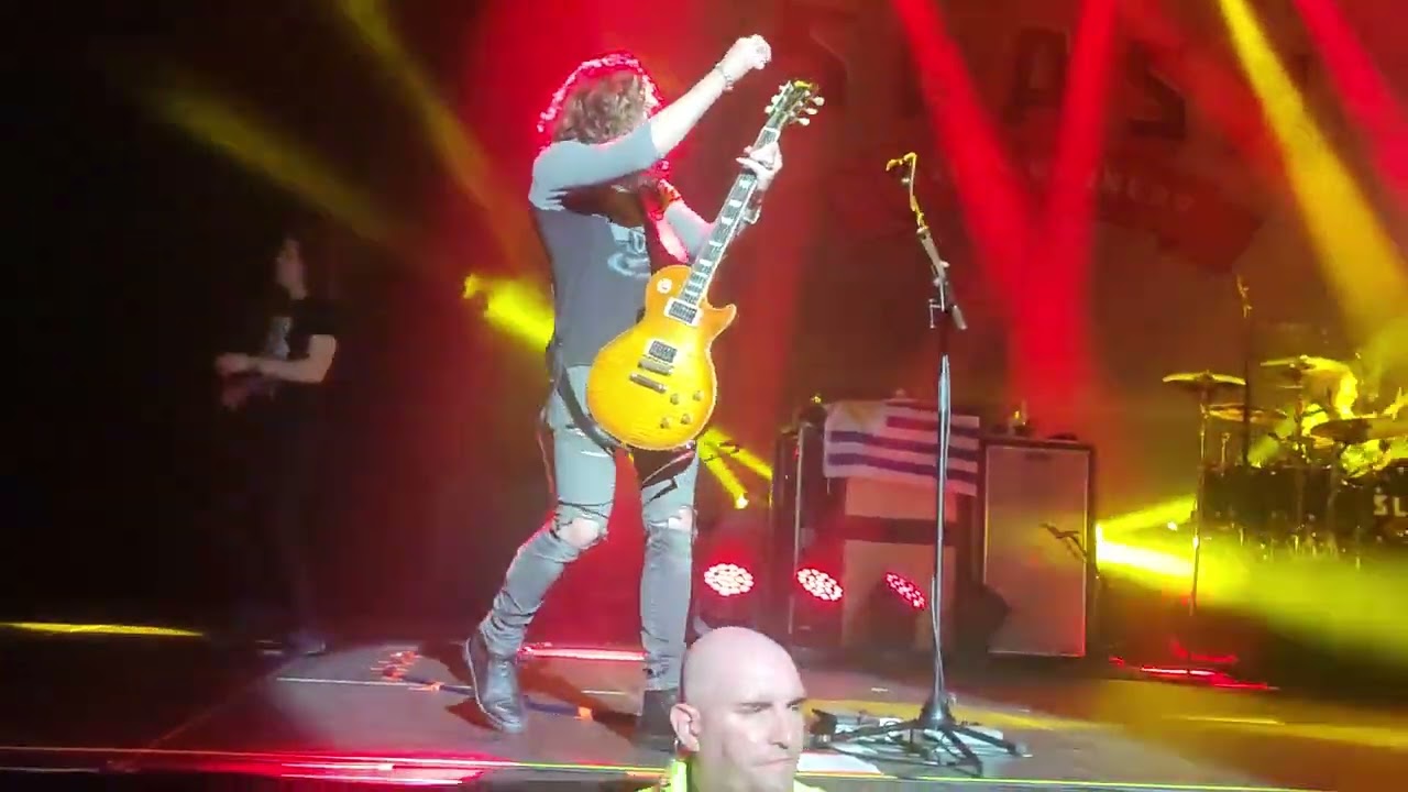 Slash en Antel Arena- final (Anastasia) Montevideo 7 de febrero 2024