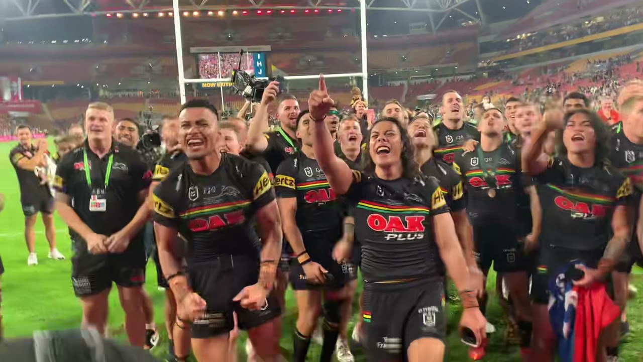 Penrith Panthers - Grand Final 2021, Suncorp Stadium. Team Song with Fans