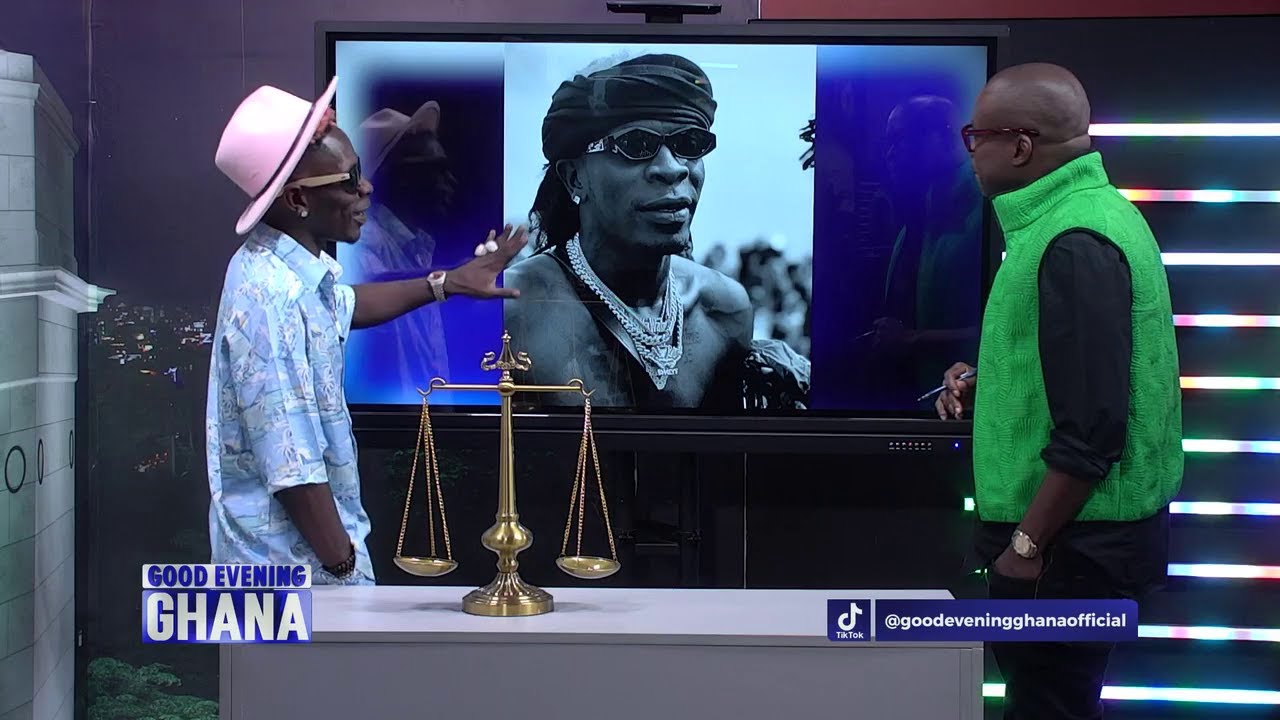 Шатта установил сенсорный экран, чтобы рассказать нам историю, стоящую за каждой его фотографией...