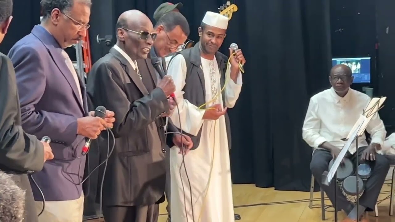 لي غرام وأماني..... الفنان محمد الأمين يبكي الحاضرين في واشنطن