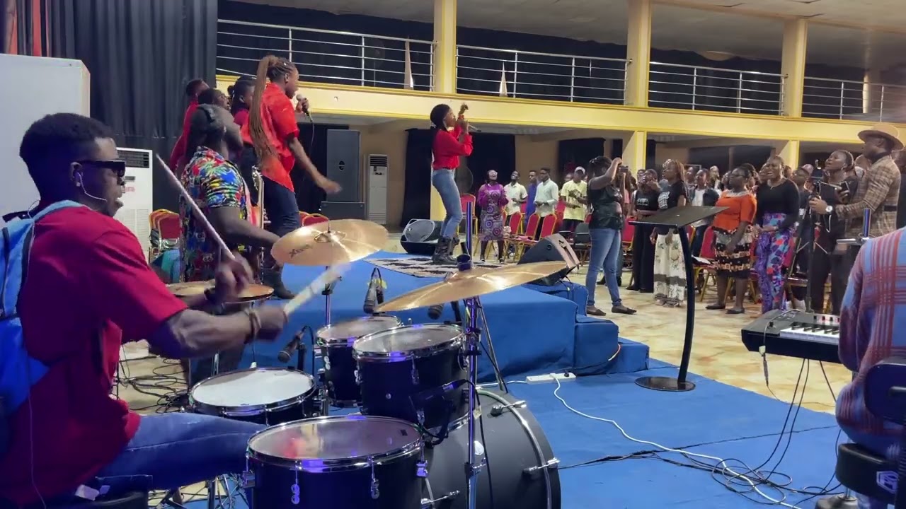BACK WITH ANOTHER SPECIAL PRAISE MEDLEY. THIS ONE WILL HAVE YOU WORSHIPING AND SWINGING  | BANDCAM