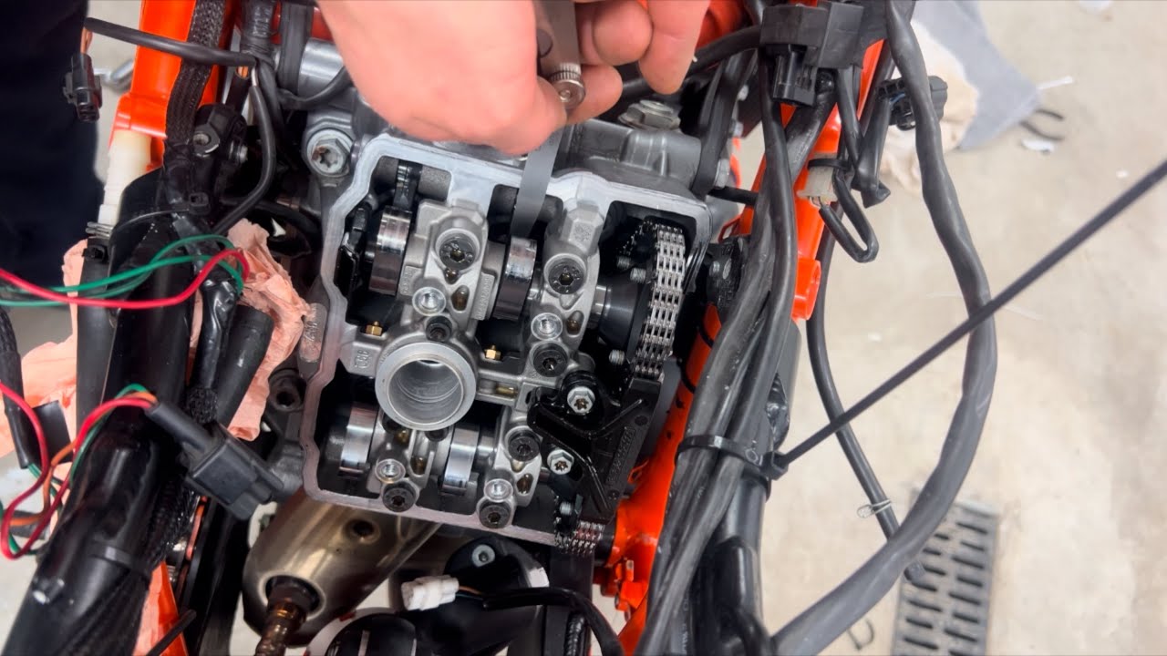 KTM RC8 Checking Valve Clearance