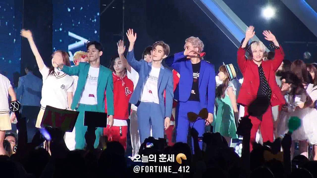 160604 Dream Concert Ending EXO, 미모 뽐내는 세훈이와 엔씨티 후배들 챙기는 선배 준면이와 민석이♡