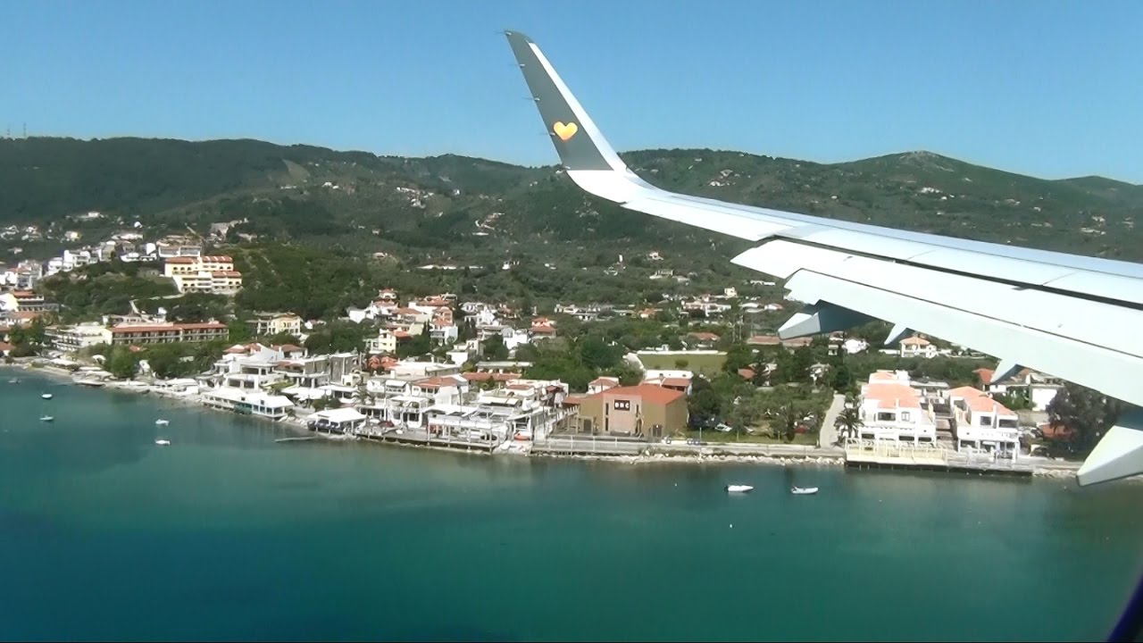 Awesome Skiathos landing and Water Cannon Salute! - 03rd May 2017