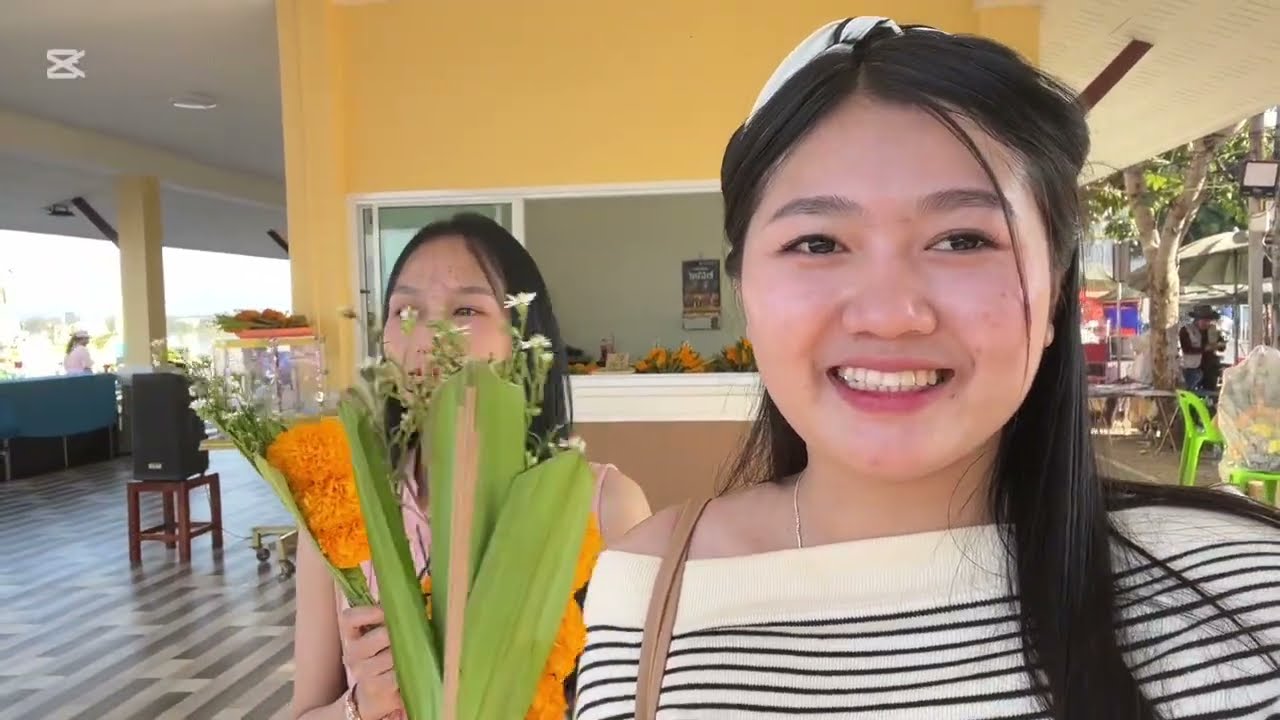 สาวลาวข้ามฝั่งไทยep2 ครั้งแรกที่ได้เห็น การรำถวายพญานาค อยู่ที่นครพนม ￼￼