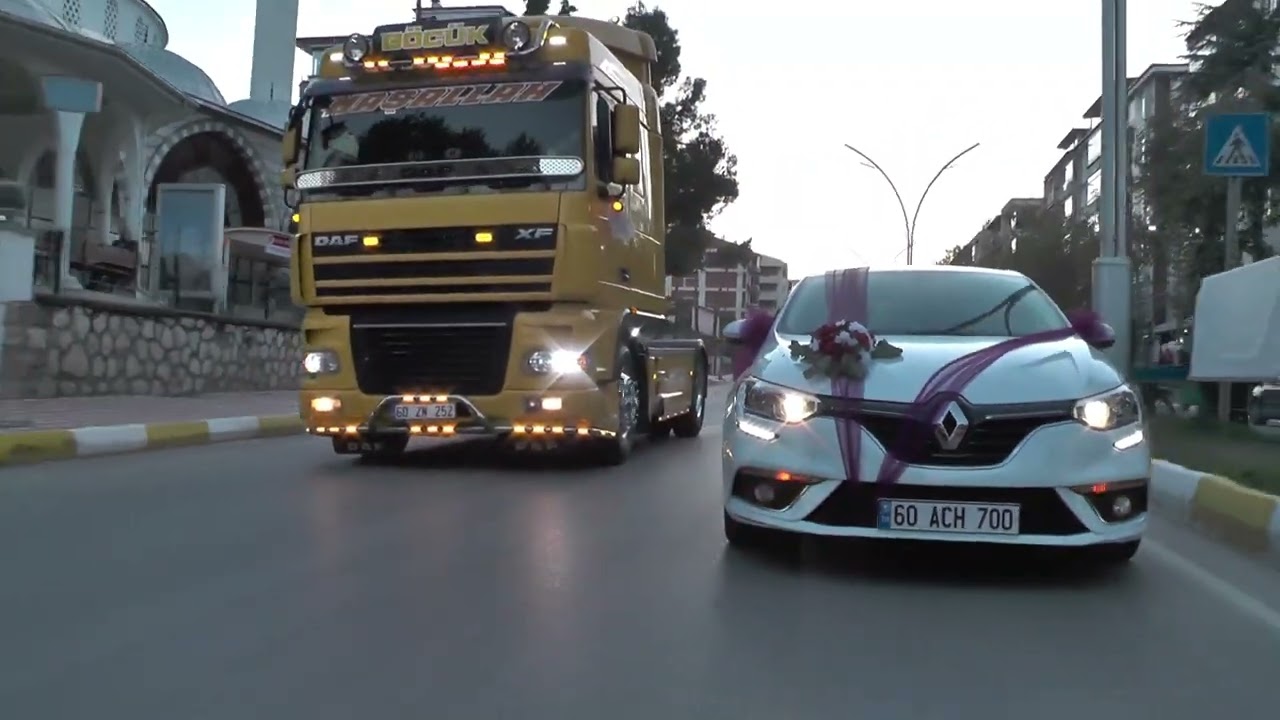 Düğün konvoyu böyle olur TIRLARLA KONVOY 