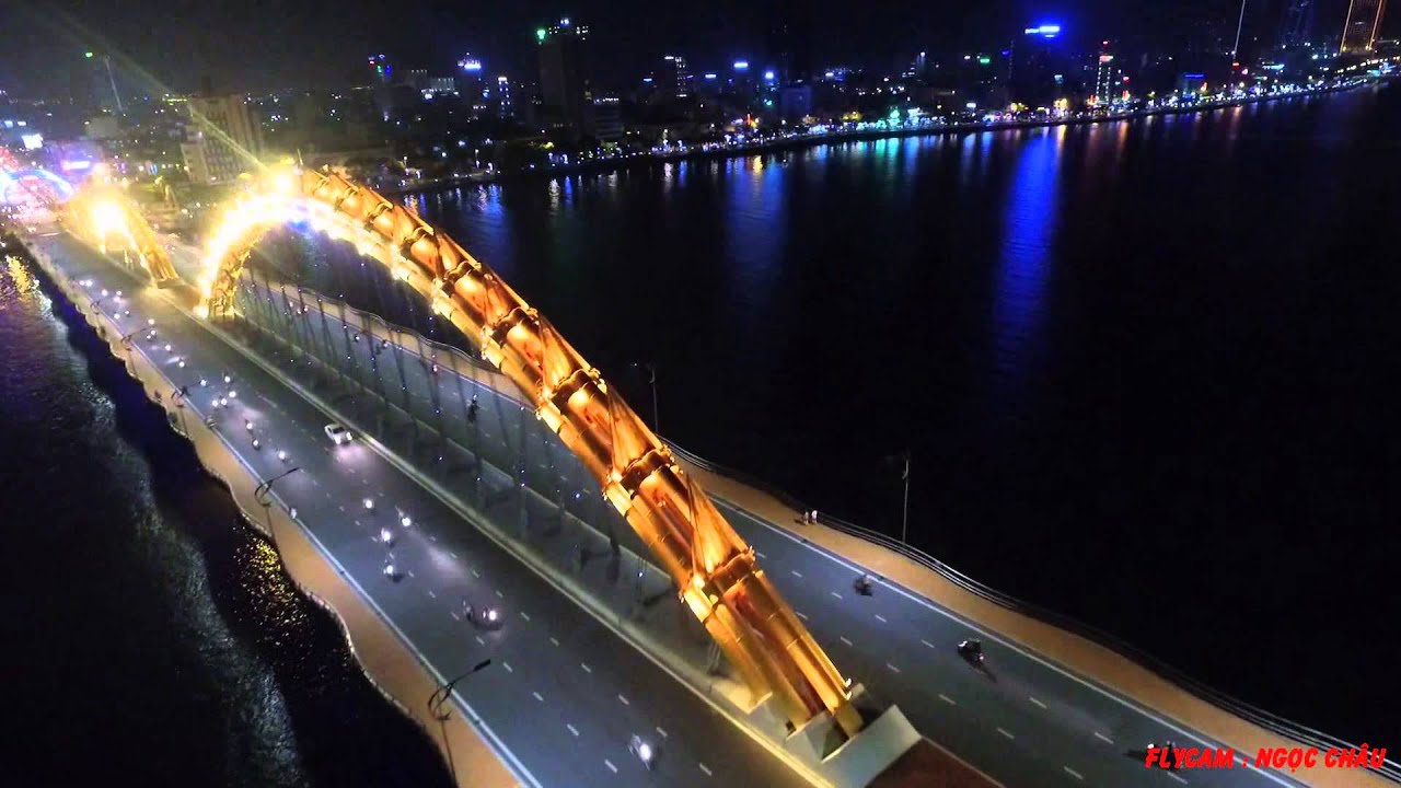 Cầu Rồng nhìn từ Flycam .