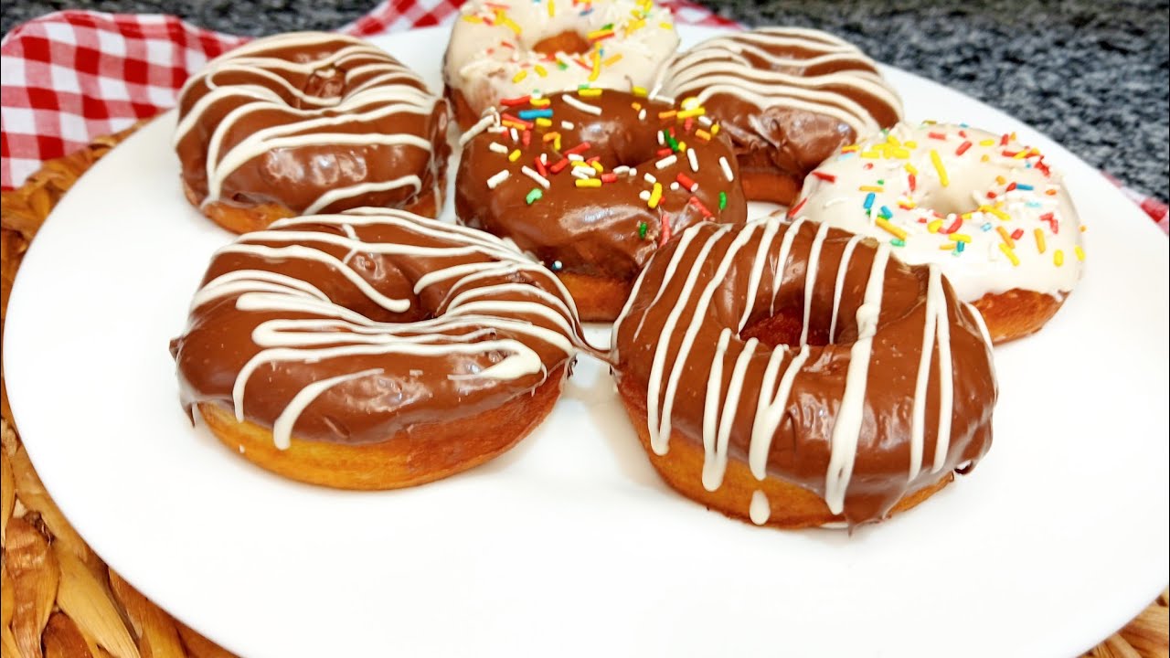 دونات اذا ماجربتيهمش بهذي طريقة راح تراطي البنة و الخفة يجو خفاف قطن و بزززاف بنان 👌😋 donuts 🍩