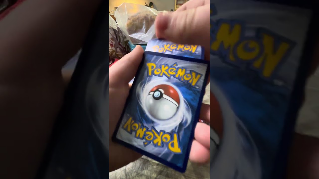 Opening Pokemon pack😎