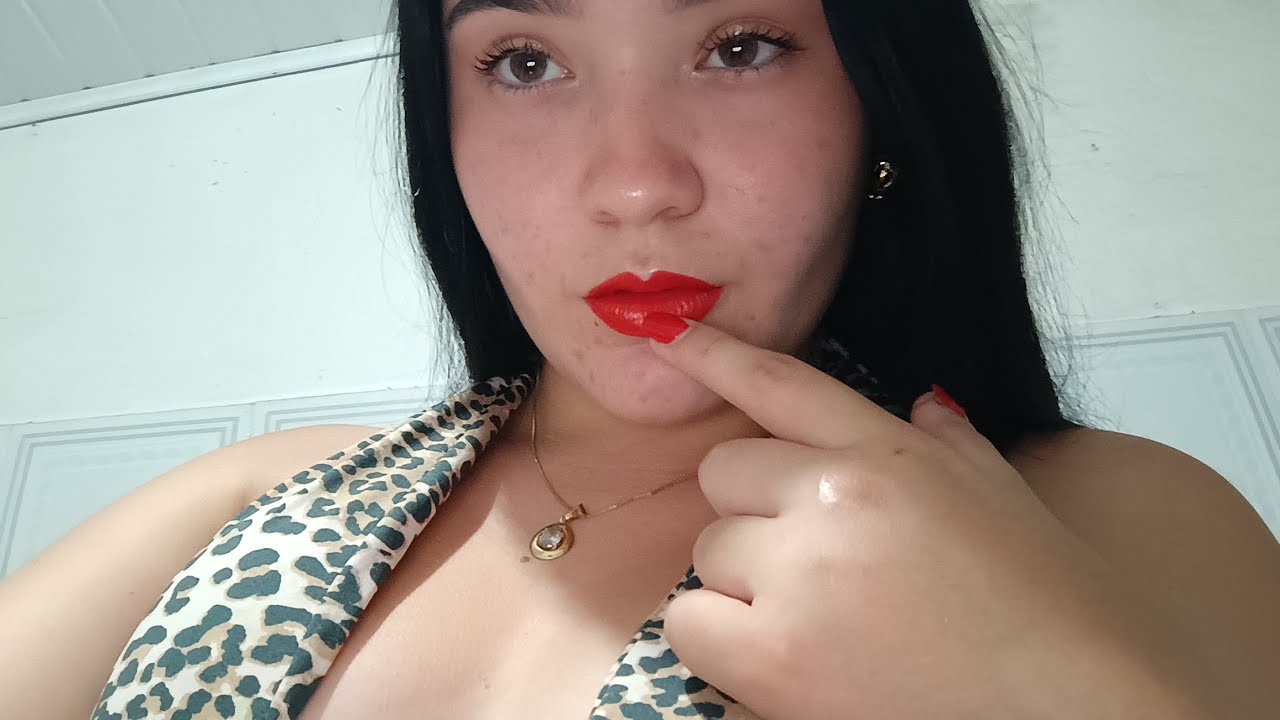 ASMR caseiro( namorada cuidando de você 😘🤍) sons de boca, beijinhos e tappings ❤️