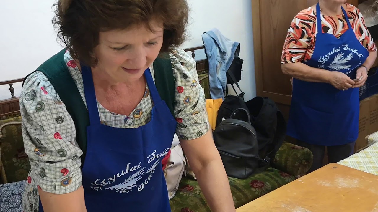 &Iacute;gy k&eacute;sz&uuml;l a n&eacute;metv&aacute;rosi h&oacute;labda