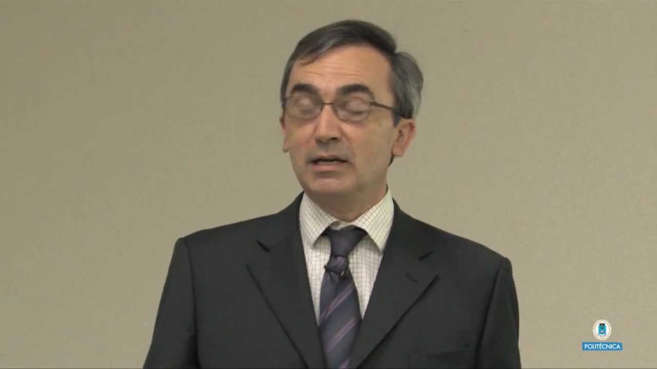 SFCM 11/12 1: Discrete damage mechanics for laminated composites