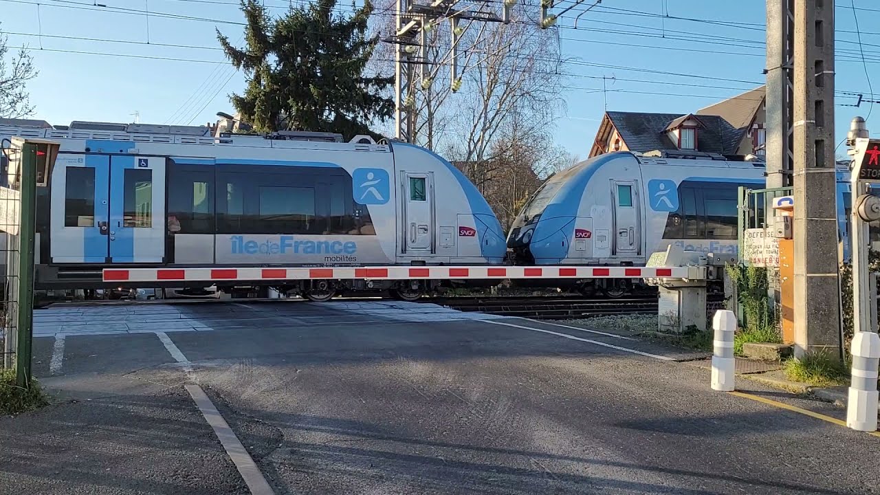 Passage à niveau SAL2B / Level crossing, Pontoise, France