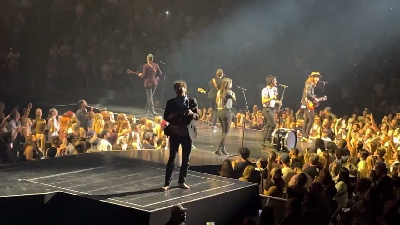 Ho Hey - The Lumineers - 7/26/22 - Gila River Arena - Phoenix, AZ
