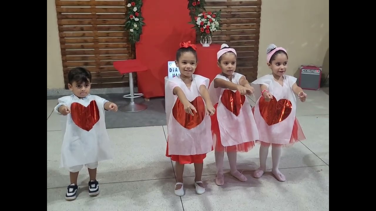 Apresentação da Helena no Dias das mães 2024 💞 