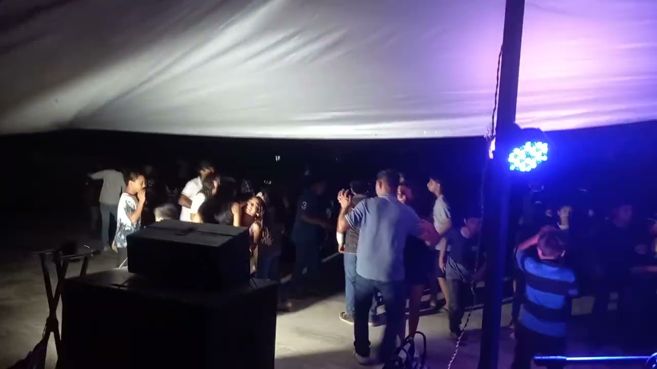 La chona los primos y su descarga tropical