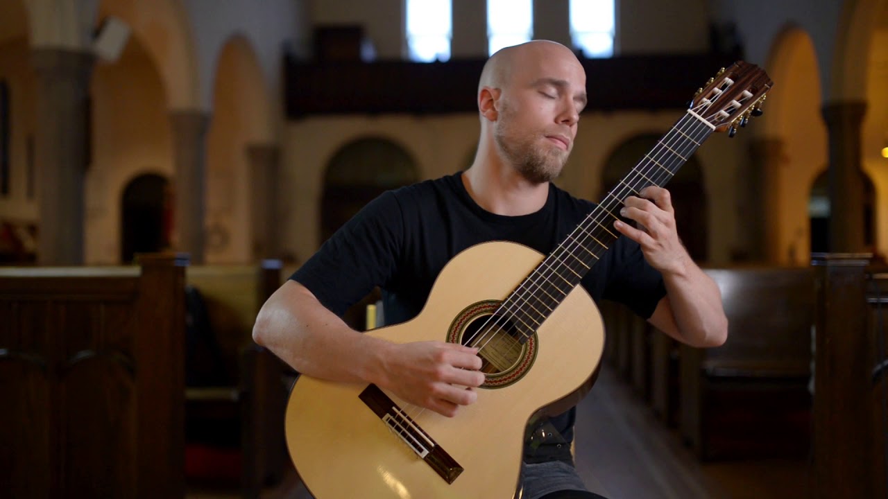 Aram Khachaturian: Prélude for guitar (Steve Cowan, guitar)