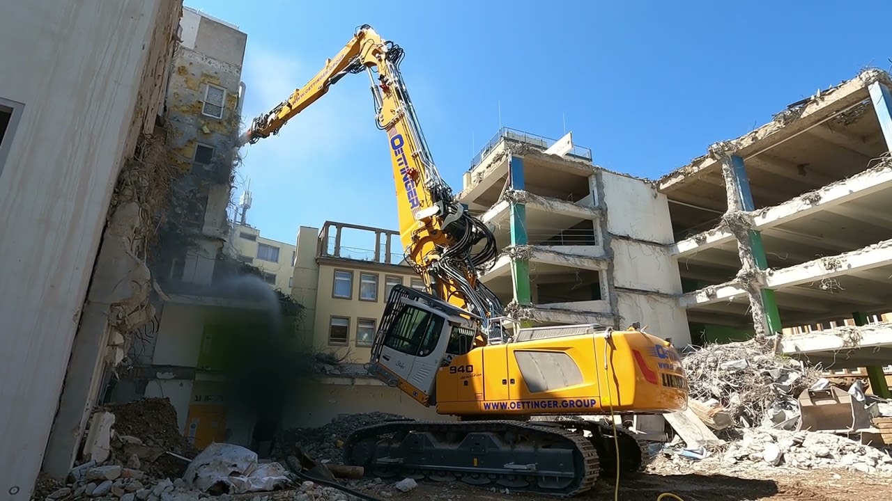 liebherr 940 demolition mit Hydraulikhammer