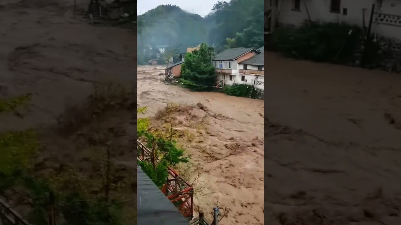 Floods Destroying 😱 | Real Video #viral #trending #floods #flood #Disaster #nature #viral