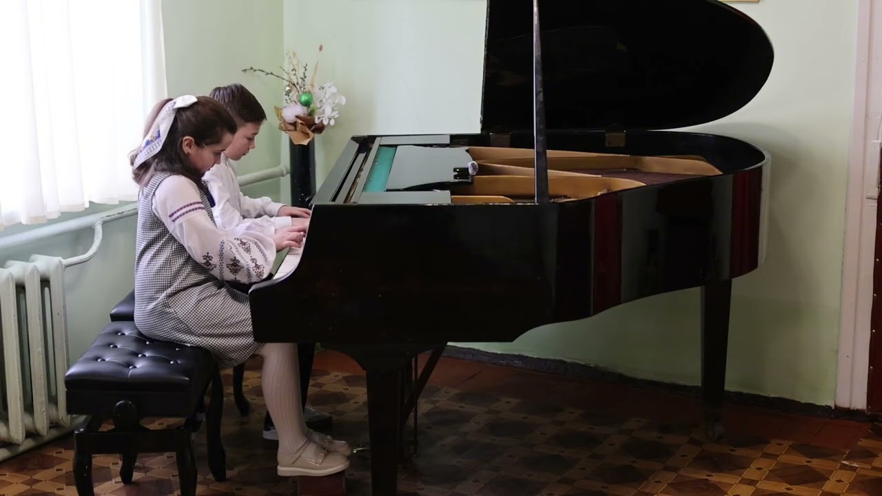 Девід Карр Гловер — «Клоуни»; виконують Соломія Пушко та Захар Оленчук. Єзупільська Школа Мистецтв