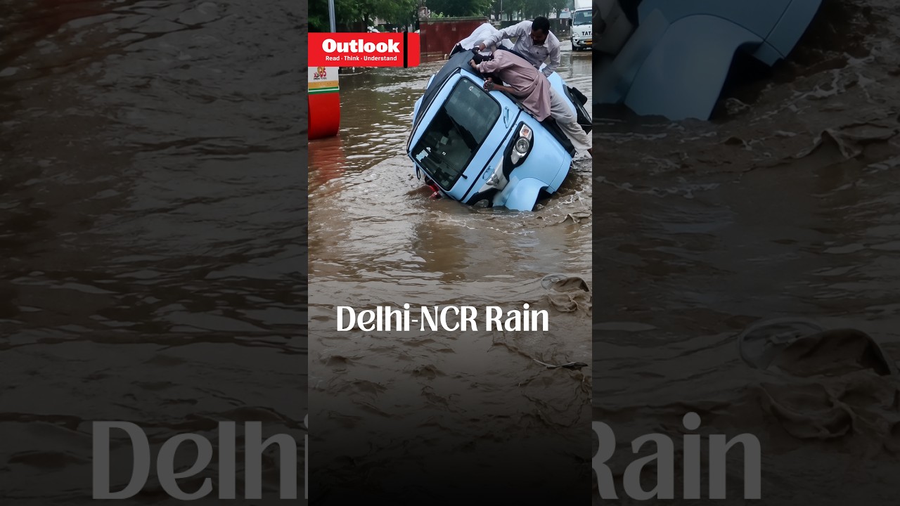 Delhi-NCR Rain: Loni Roads Flooded, Schoolchildren Push Van in Sangam Vihar