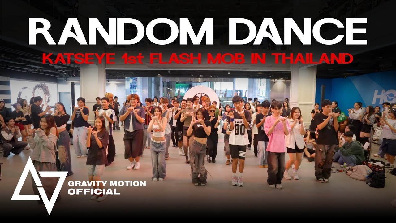 [13.09.2025] KATSEYE 1st FLASH MOB IN THAILAND 'Random Dance' by Universal Music Thailand