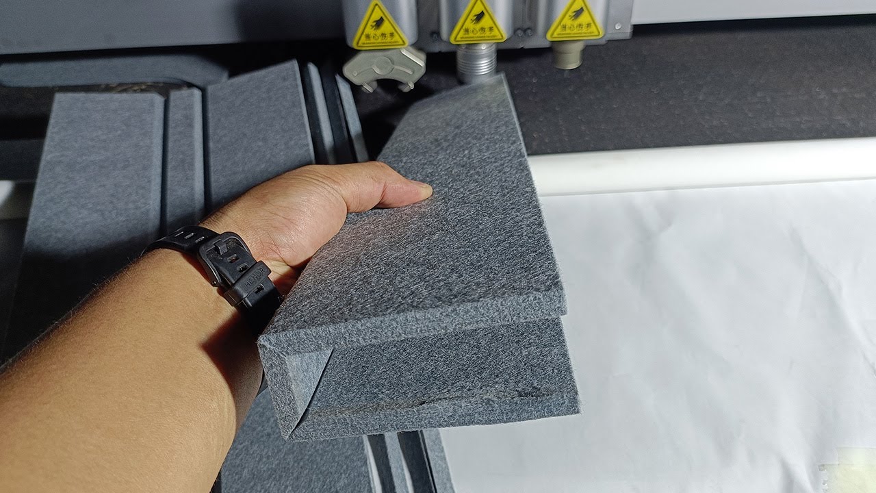Twin Grooving Acoustic Panels Using Oscillating Knife Cutting Machine