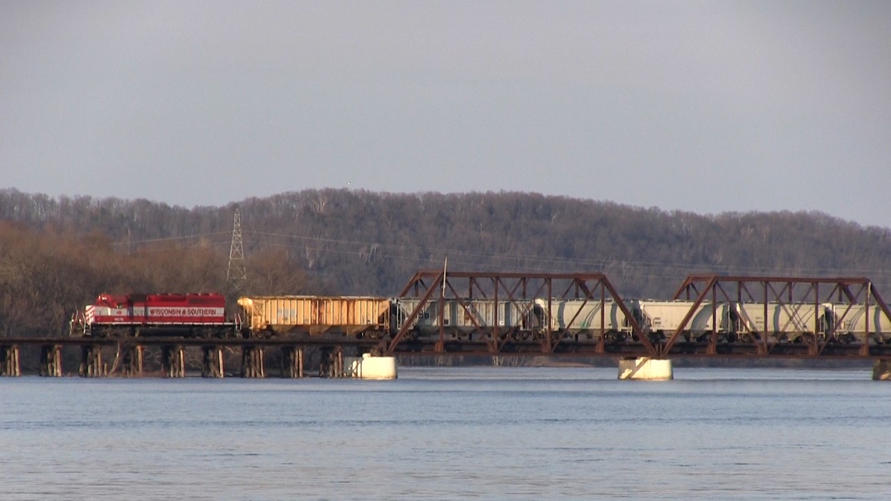 WSOR 4079 on L465 Prairie du Chien Subdivision Local Freight Train 3/11/2016