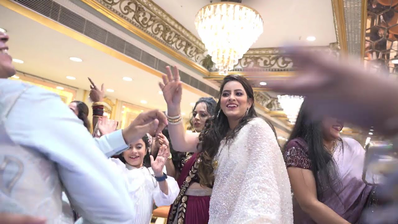 When Family Meets The Beat - Dance Performance Heats | #RiAsh #WedMomentz