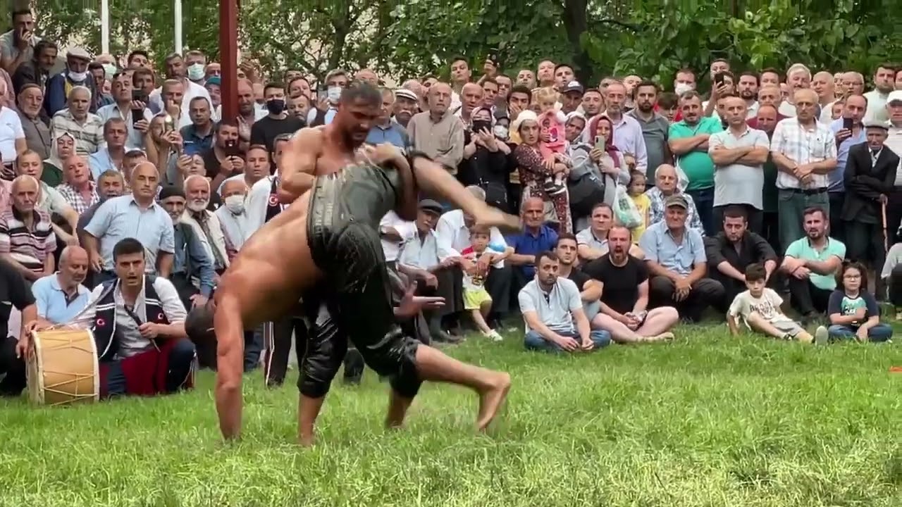 Sinop 55.Dikmen Yağlı Güreşleri Başpehlivanı Mustafa Taş oldu