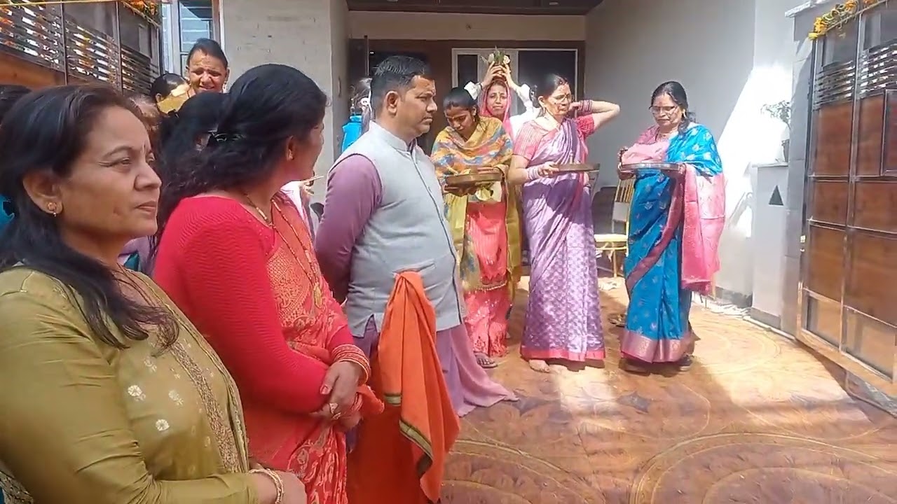 ढोल दमों की थाप पर नई दुल्हन का स्वागत सपनों के घर पर,, उत्तराखंड संस्कृति धन्य है हमारी