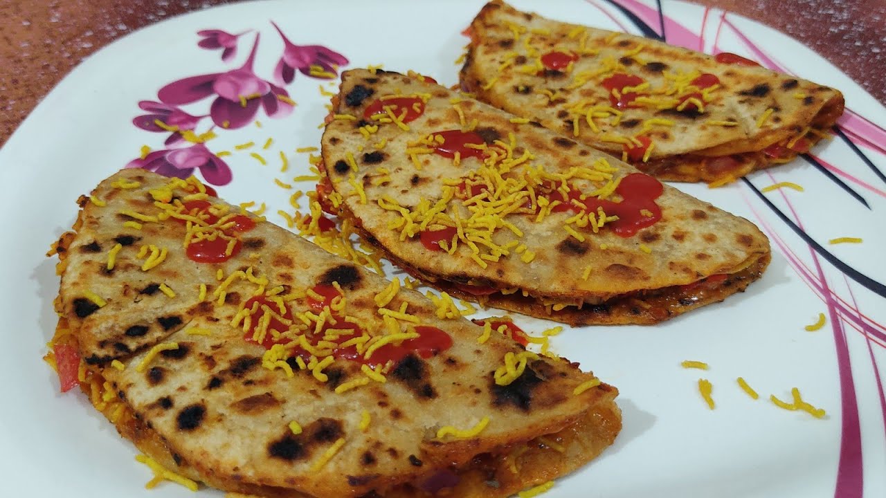 Roti sandwich! 5min instant recipe! Very easy and tasty 🥪🙂....