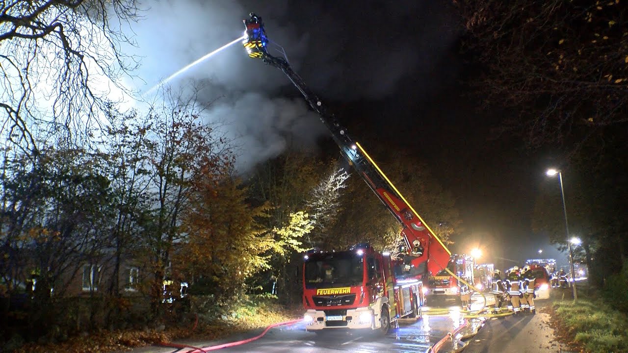 Feuer vernichtet Reiterhof